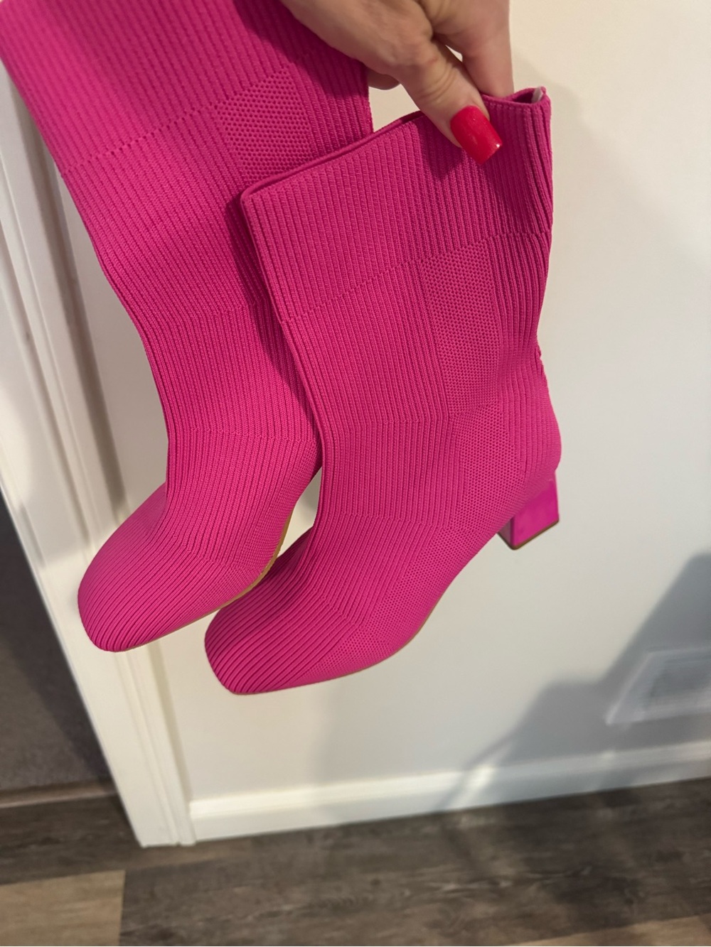 New Women's Hot Pink Knit Block-Heel Ankle Boots sz9